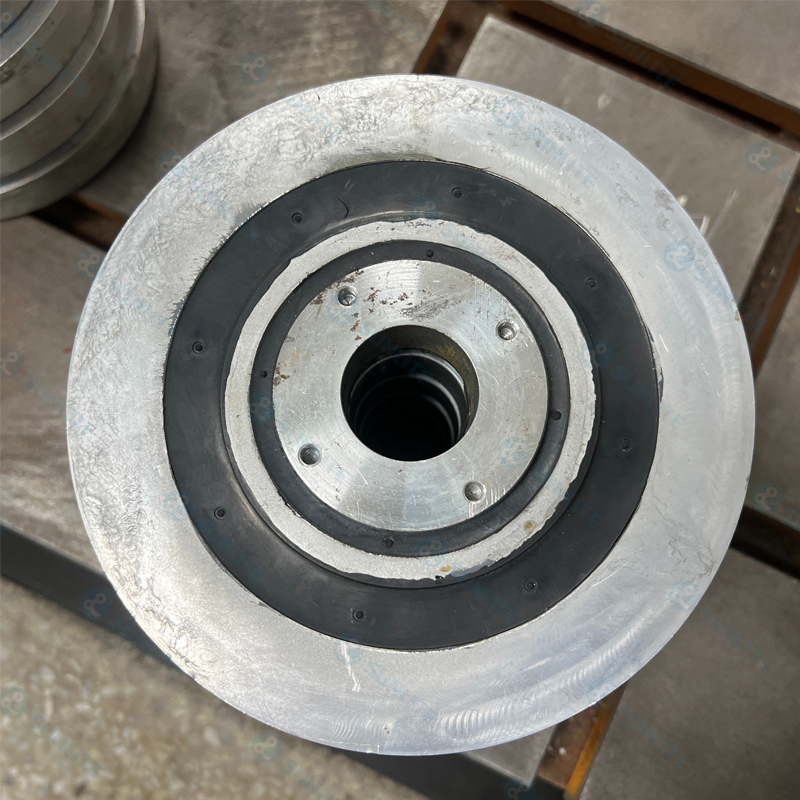 Izolator de cristal fonic